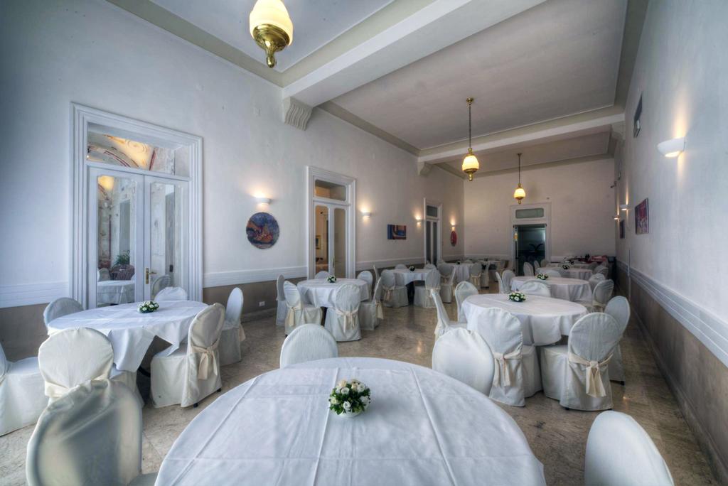 Hotel Vittoria Помпеї Екстер'єр фото