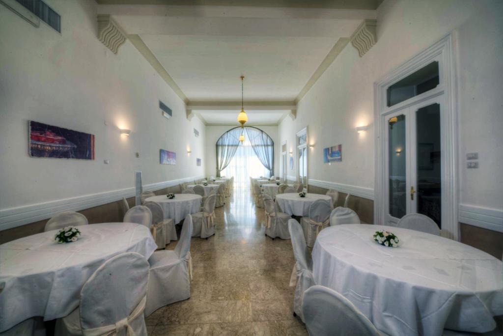 Hotel Vittoria Помпеї Екстер'єр фото