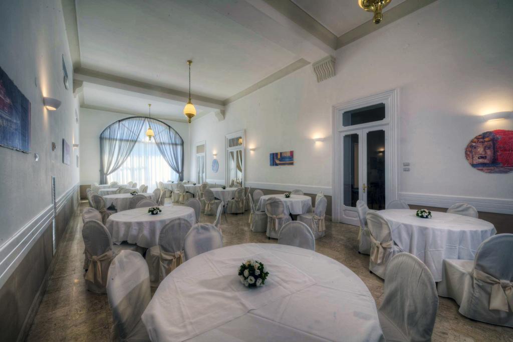 Hotel Vittoria Помпеї Екстер'єр фото